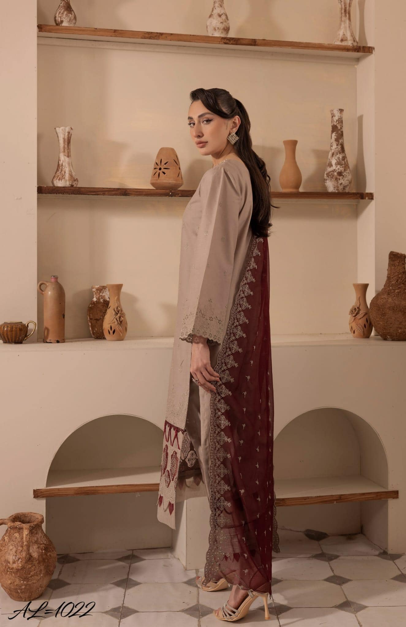 Embroidered Pakistani Salwar Kameez: Digital Print Lawn Suit