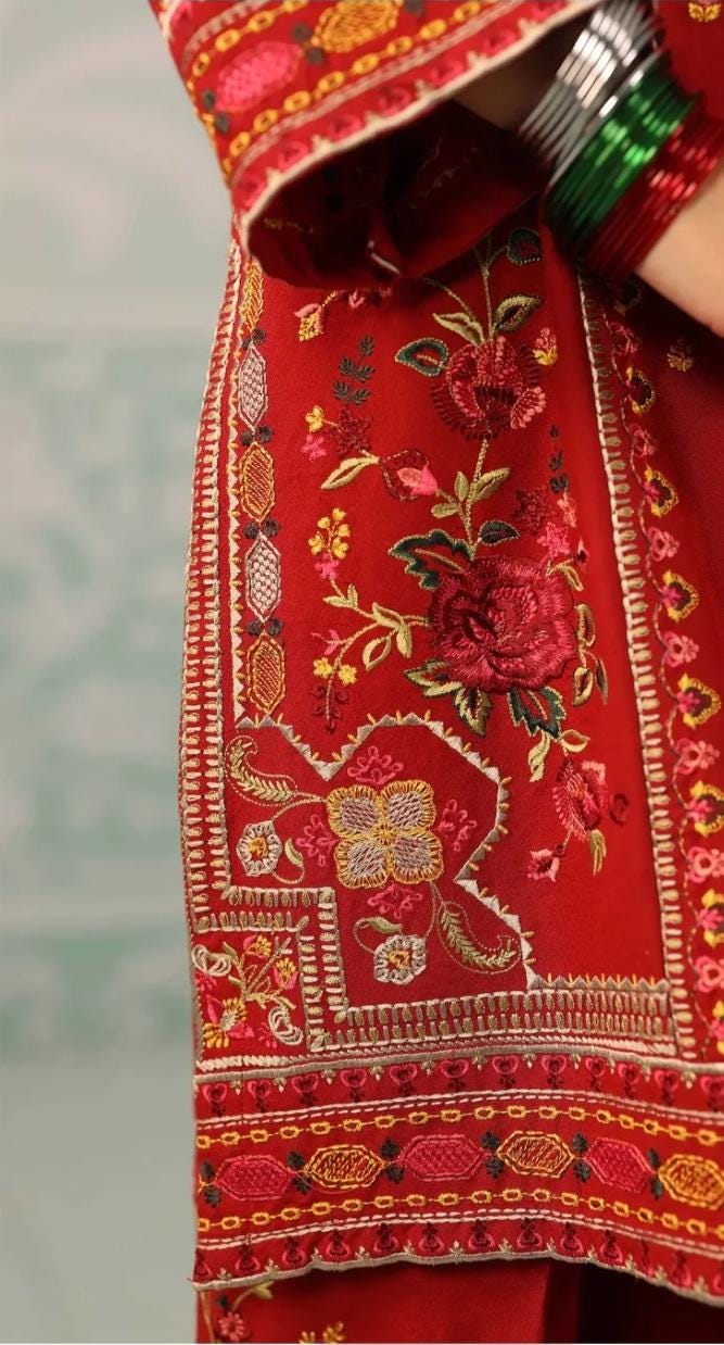 Dhanak Luxury Salwar Kameez: Pakistani Wedding Guest Outfit