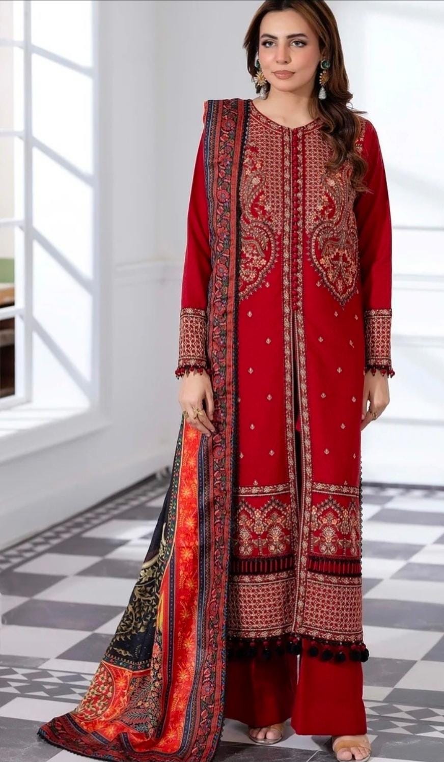 Dhanak Luxury Salwar Kameez: Pakistani Wedding Guest Outfit