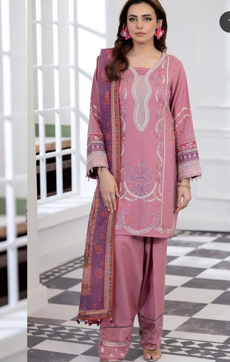 Dhanak Luxury Salwar Kameez: Pakistani Wedding Guest Outfit