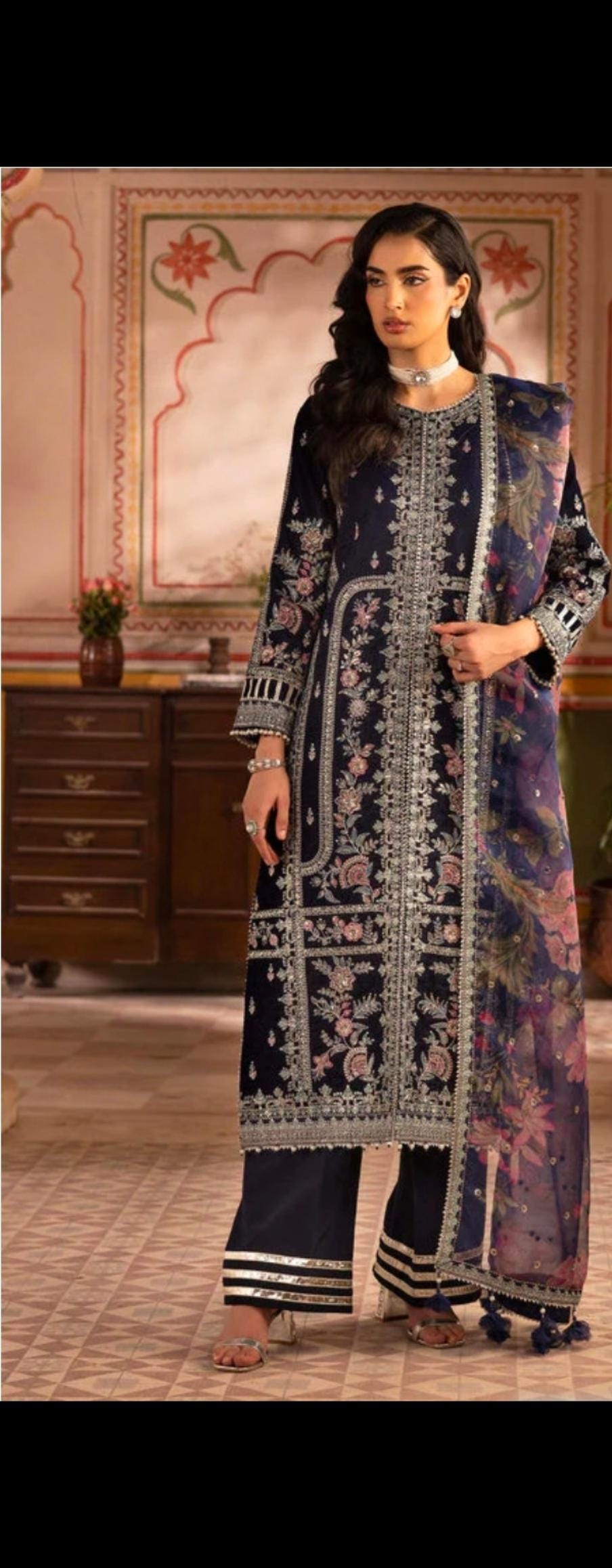 Velvet Luxury Salwar Kameez: Pakistani Wedding Guest Outfit
