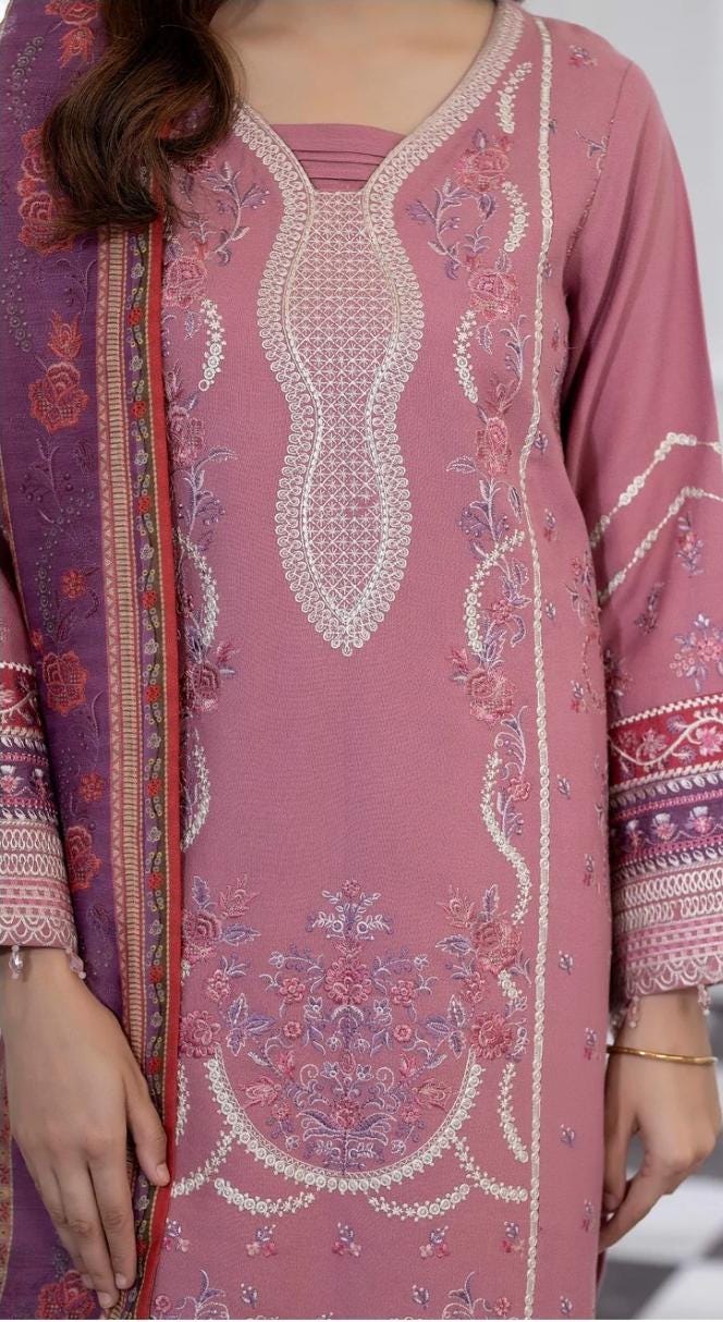 Dhanak Luxury Salwar Kameez: Pakistani Wedding Guest Outfit
