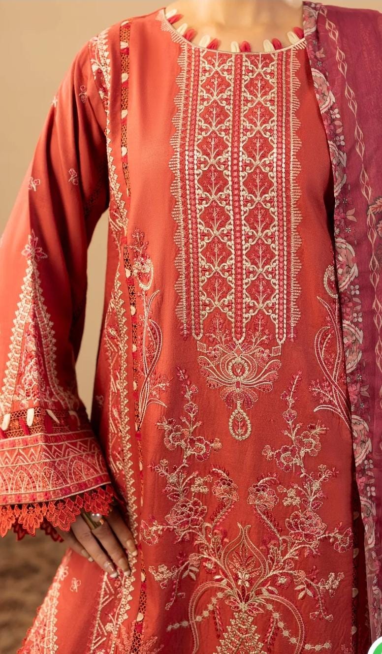 Linen Luxury Salwar Kameez: Pakistani Wedding Guest Outfit
