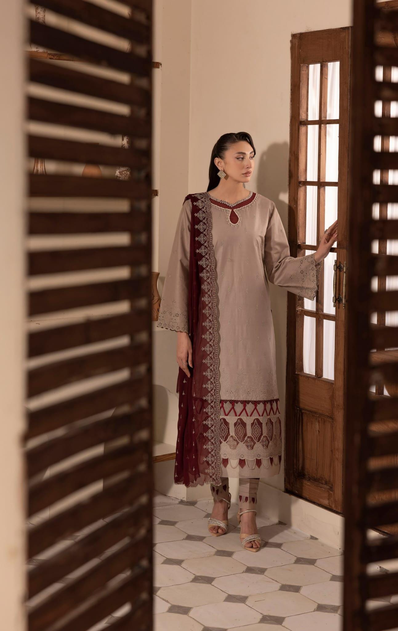 Embroidered Pakistani Salwar Kameez: Digital Print Lawn Suit