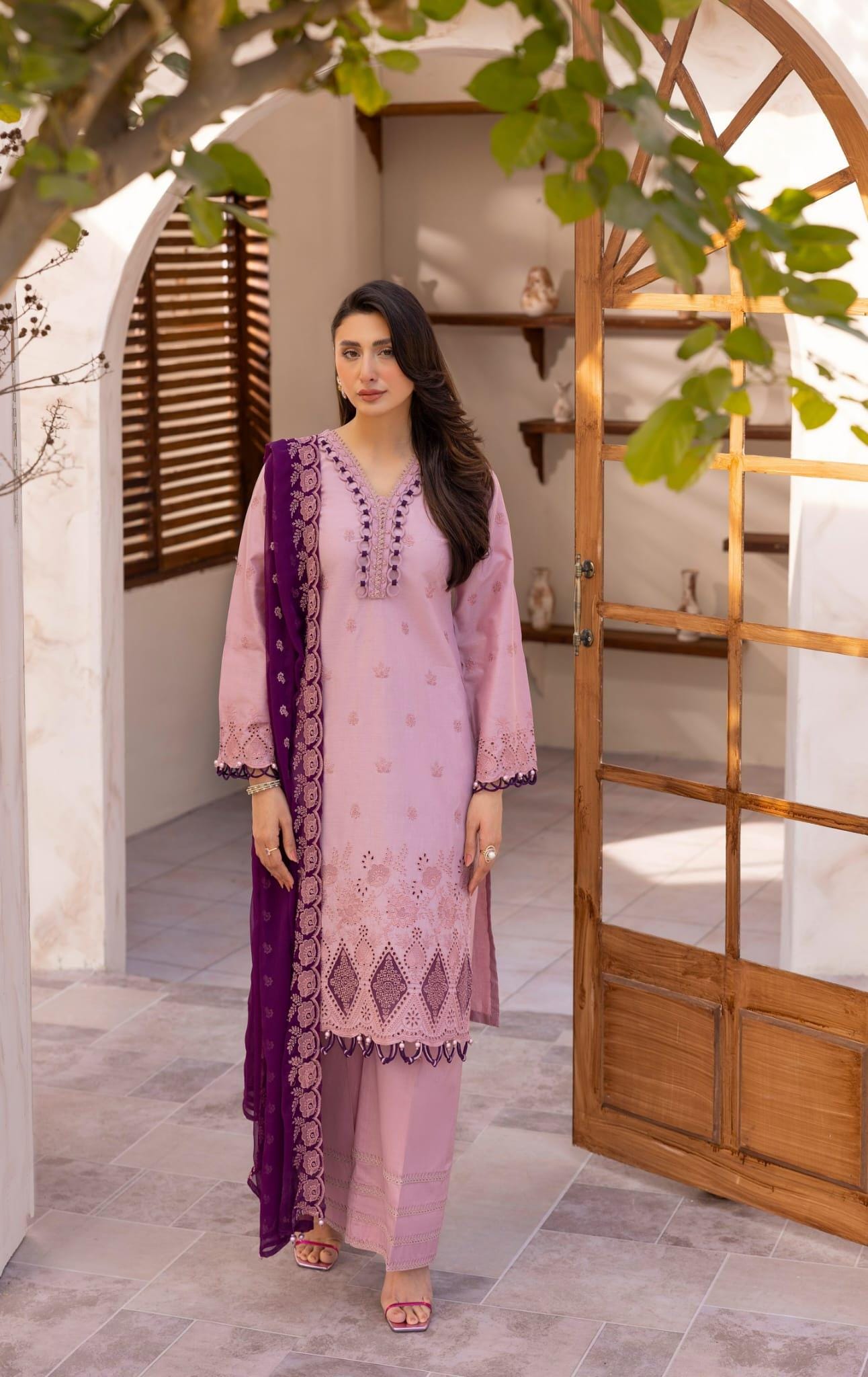 Embroidered Pakistani Salwar Kameez: Digital Print Lawn Suit