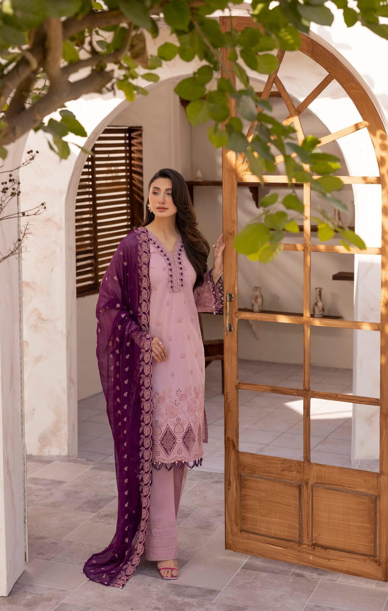 Embroidered Pakistani Salwar Kameez: Digital Print Lawn Suit