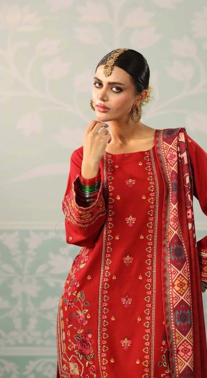 Dhanak Luxury Salwar Kameez: Pakistani Wedding Guest Outfit