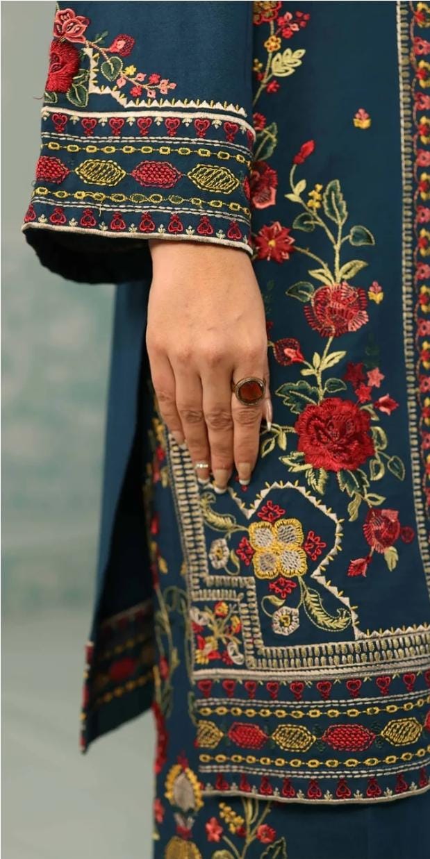 Dhanak Luxury Salwar Kameez: Pakistani Wedding Guest Outfit