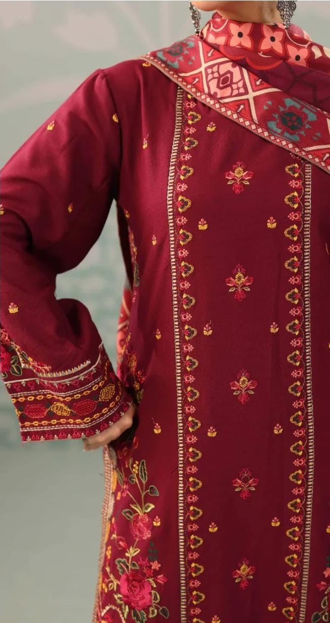 Dhanak Luxury Salwar Kameez: Pakistani Wedding Guest Outfit